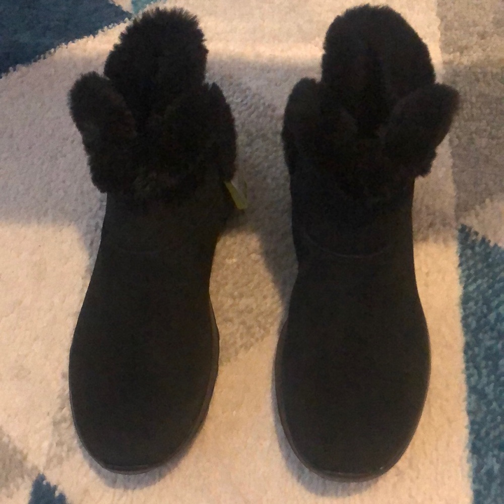 Sketchers, black size 8 ankle boots.